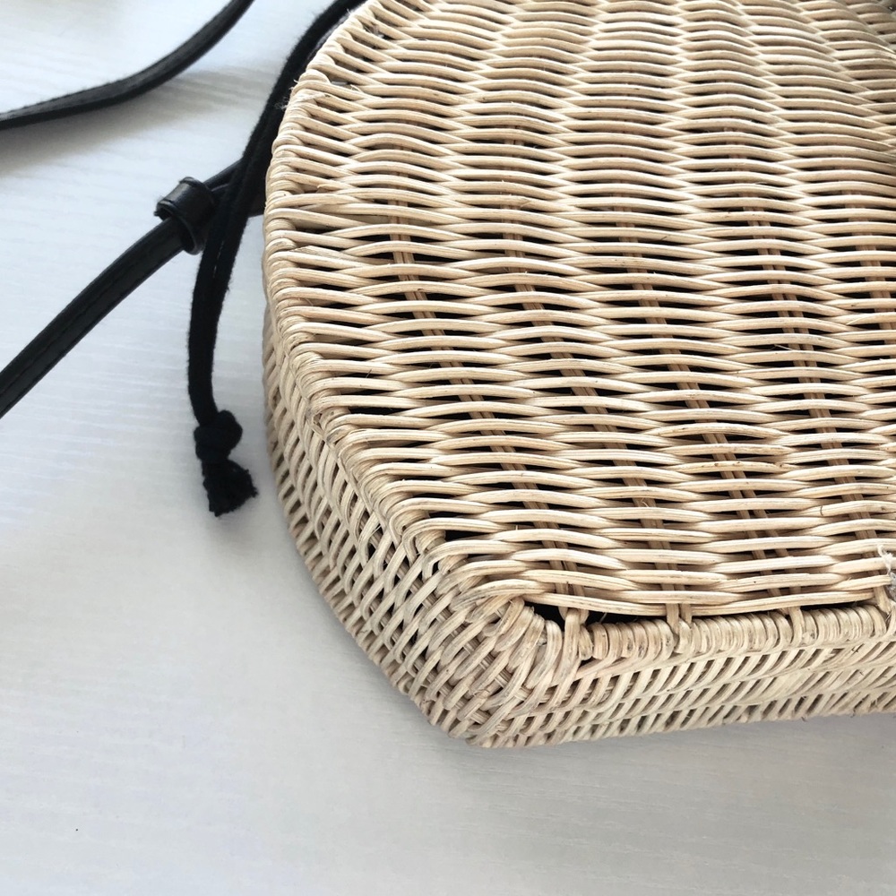 Circle Straw Crossbody Gem